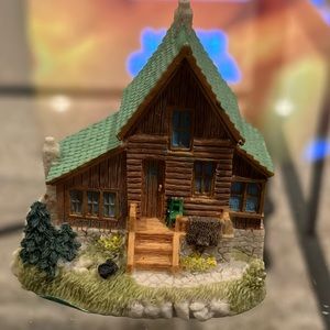 Vintage Liberty Falls Trapper Big Mike’s Cabin